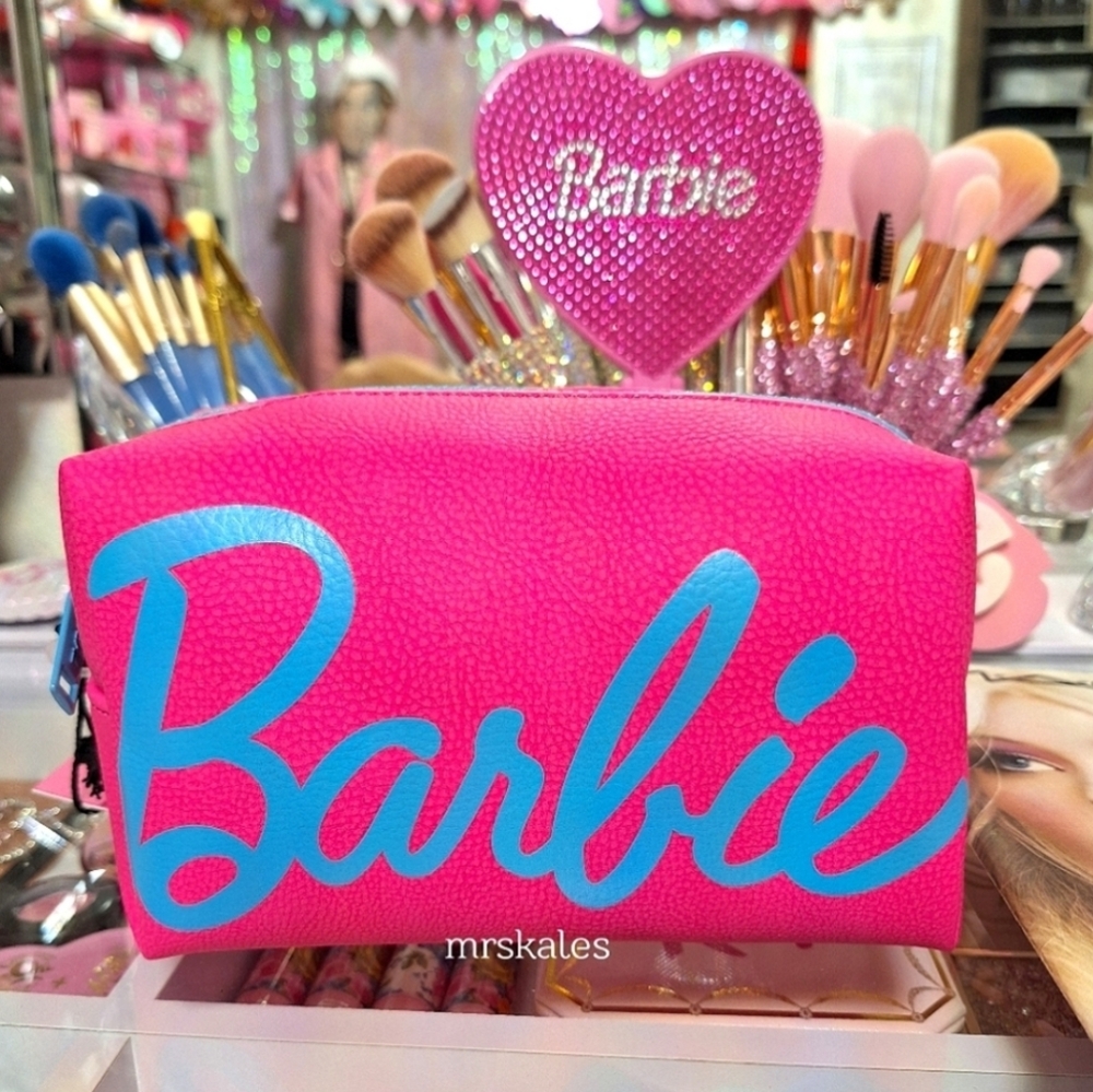 Barbie Makeup Bag - Picture 10 of 11